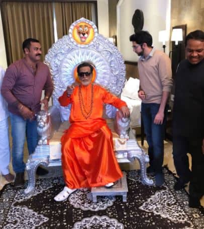 मेणाचा हा पुतळा तीन वर्षांपूर्वी, तीन महिने कसरत घेऊन उभारण्यात आला होता. ठाकरे कुटुंबीयांची परवानगी मिळत नसल्यानं तो खुला करण्यात आला नव्हता. मात्र रविवारी आदित्य ठाकरे लोणावळ्यात एका कार्यक्रमानिमित्त आले असता, त्यांना बाळासाहेबांचे दर्शन घडवण्यात आले आणि त्यांच्या हस्तेच अनावरण केले गेले.