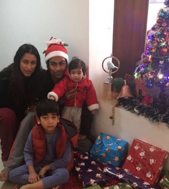 Cricketer Mohammad Kaif Trolled for posting Christmas Photo With Family on Twitter latest update नाताळ साजरा केल्यामुळे क्रिकेटपटू मोहम्मद कैफ ट्रोल