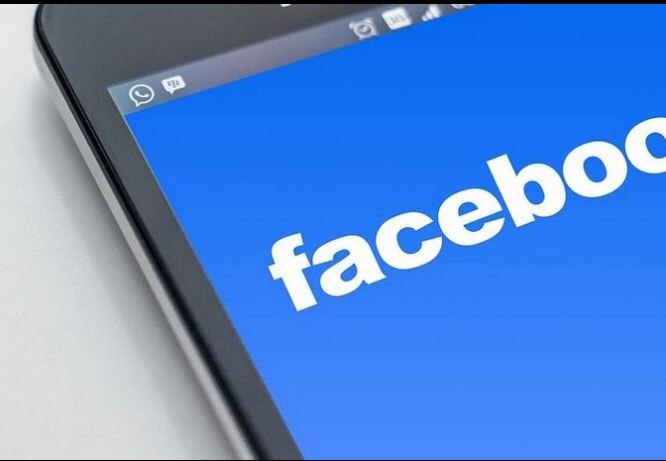 weapon accessories ads ban for under 18 users on Facebook फेसबुकवरील हत्यारांच्या जाहिरातींवर वयाची मर्यादा