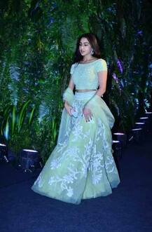 \'विरुनुष्का\'च्या रिसेप्शनमध्ये सारा अलीचीच चर्चा 