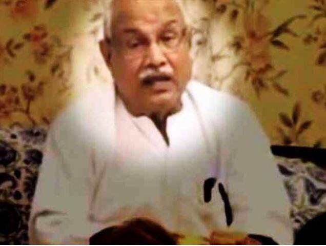 akhara parishad release second-list-elf-styled-godmen-virendra-dev-dixit-name-listed- आखाडा परिषदेकडून भोंदू बाबांची दुसरी यादी जाहीर