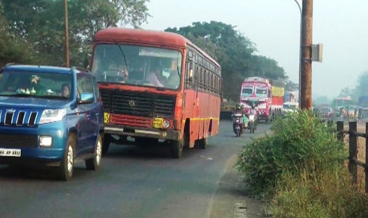 tourist going to Goa for thirty first celebration traffic on Mumbai Goa highway 'थर्टी फर्स्ट'साठी पर्यटक गोव्याकडे, कोकणात जाणाऱ्या रस्त्यांवरही गर्दी