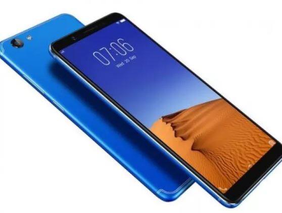 Vivo V7 (16 हजार 990 रुपये) : बेस्ट कॅमेऱ्यासाठी हा फोन ओळखला जातो. यामध्ये 16 मेगापिक्सेलचा रिअर कॅमेरा आहे, तर 24 मेगापिक्सेल फ्रंट कॅमेरा आहे. 
