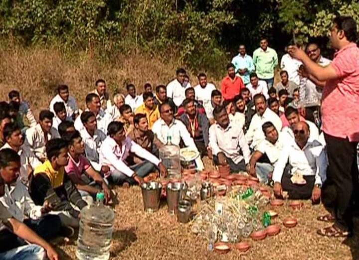 पक्षांच्या संवर्धनासाठी त्यांना हवा असणारा अधिवास, पाणी आणि अन्न दिल्याने त्यांच्या संख्येत वाढ होण्यास मदत होणार आहे. यासाठी मावळा ग्रुपने सुरू केलेल्या या उपक्रमात एक मूठ धान्य पक्षांसाठी देऊन सहभाही व्हावं असं आवाहन करण्यात आलं आहे.