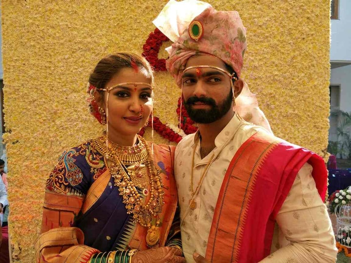 cricketer vijay jhol married with darshana khotkar क्रिकेटर विजय झोल अर्जुन खोतकरांच्या मुलीशी विवाहबंधनात