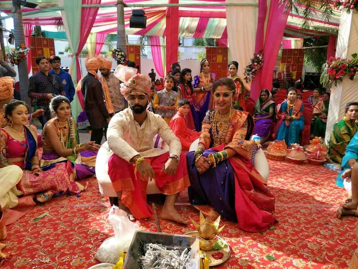 आपल्या धडाकेबाज खेळीसाठी प्रसिद्ध असलेल्या विजयचा विवाह जालना येथे पार पडला. 