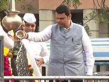 मुख्यमंत्र्यांची नववर्षाची सुरुवात शनी दर्शनानं!