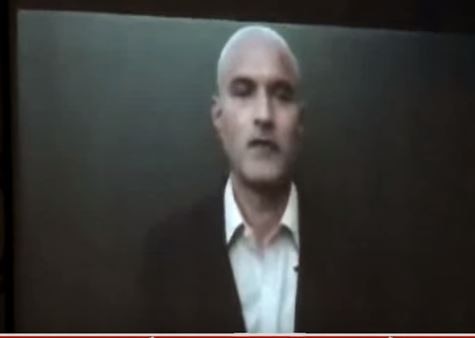 Pakistan treated my family well, Indian diplomat insulted my mother : Kulbhushan Jadhav alleges in so called new video latest update आईवर भारतीय अधिकारी ओरडले, कुलभूषण जाधवांचा कथित व्हिडिओ