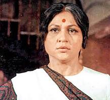 निरुपा रॉय यांच्या मोठ्या मुलाचा धाकट्या भावावर हल्ला?