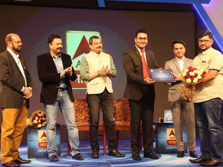 ‘व्यक्तानंद’ ब्लॉगचे ब्लॉगर आनंद मोरे यांना प्रथम पारितोषिक मिळालं आहे, 