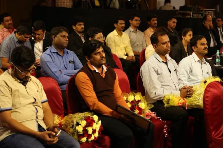 यंदा या स्पर्धेला भरभरुन प्रतिसाद लाभला. 300 हून अधिक स्पर्धकांनी या स्पर्धेत भाग घेतला होता. मराठी भाषेतून ब्लॉग लेखनाचं हे अवकाश विस्तारत जात आहे, अशीच ही आकडेवारी सांगते.