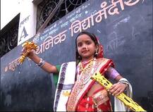 जिजाऊंच्या वेशातील जेबा तांबोळी अव्वल