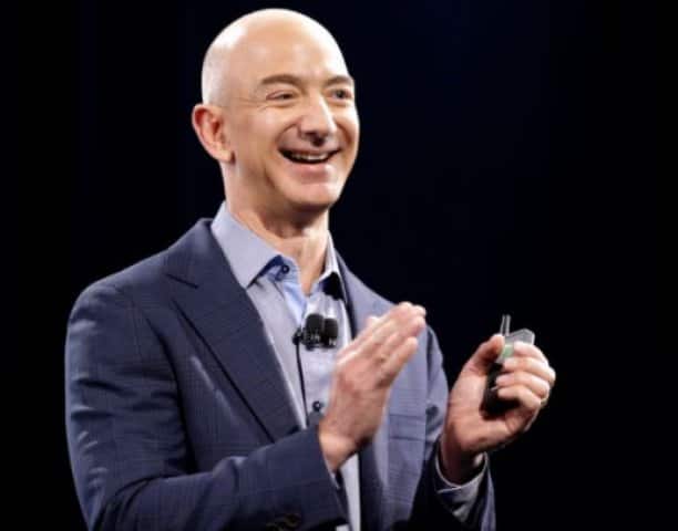 अमेझॉनचा सीईओ जगातील सर्वात श्रीमंत व्यक्ती, संपत्ती तब्बल... Amazon CEO jeff bezos the World’s richest man latest update अमेझॉनचा सीईओ जगातील सर्वात श्रीमंत व्यक्ती, संपत्ती तब्बल...