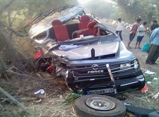 Sangli : Tractor and cruiser accident kills wrestlers latest update सांगलीत क्रूझरच्या अपघातात पाच पैलवानांसह 6 जणांचा मृत्यू