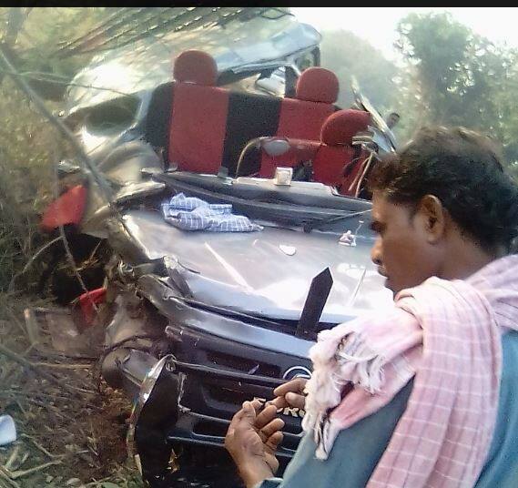 शुक्रवारी रात्री 12 वाजताच्या सुमारास सांगलीतील कुंडल गावातल्या क्रांती कुस्ती संकुलाचे काही पैलवान साताऱ्याहून क्रूझरने येत होते.