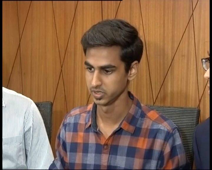 we do not have doubt on anyone Justice loya’s son anuj clerifies वडिलांच्या मृत्यूबाबत आमचा कुणावरही संशय नाही : अनुज लोया