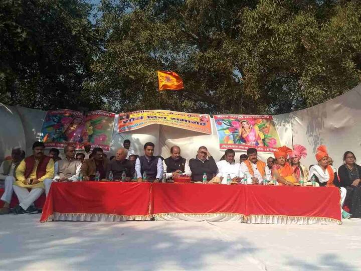 पानिपतच्या युद्धानंतर काही मराठा सैन्य हे त्याच ठिकाणी स्थायिक झालं. हरियाणामध्ये त्यांची ओळख रोड मराठा अशी आहे. मराठा जागृती मंच हरियाणातर्फे या कार्यक्रमाचं आयोजन करण्यात आलं होतं.
