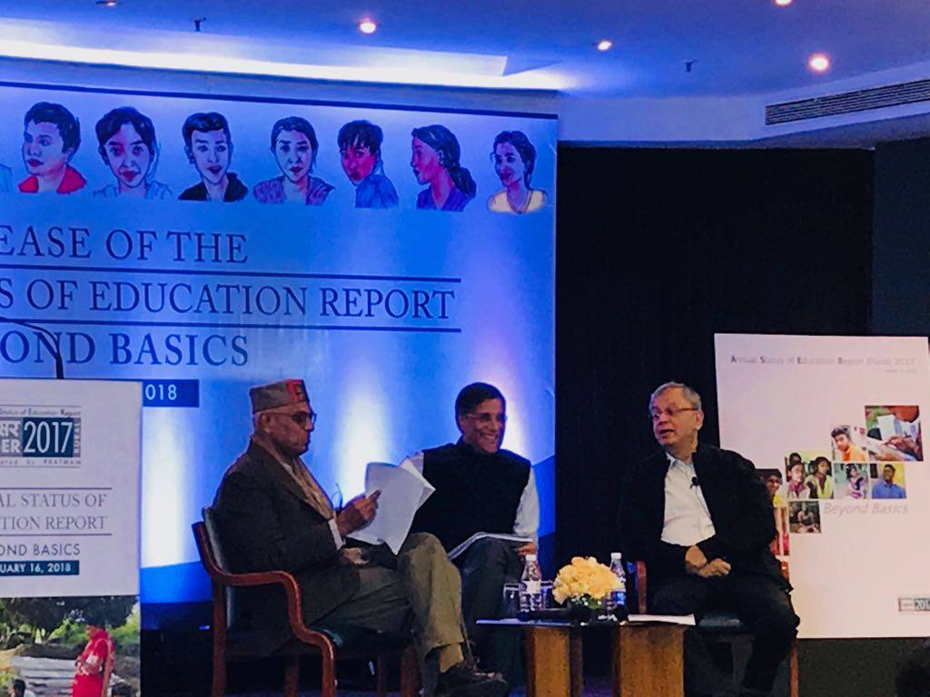 14-18 वयोगटात शिक्षणाची काय स्थिती? ‘असर’चा अहवाल प्रसिद्ध ASER published reports on education latest updates 14-18 वयोगटात शिक्षणाची काय स्थिती? ‘असर’चा अहवाल प्रसिद्ध