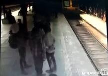 CCTV : निलंबित उपनिरीक्षकाची रेल्वेखाली उडी!