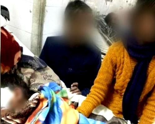 Boy attacked with Knife in Lucknow School toilet, Class 6 Girl student suspect latest update लखनौत सहावीतील विद्यार्थिनीने पहिलीतल्या विद्यार्थ्याला भोसकलं
