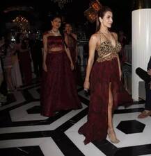 अभिनेत्री मलायका अरोराचा रॅम्प वॉक