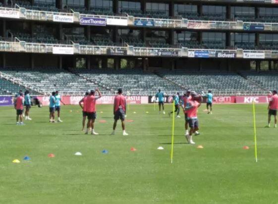 ही सर्व परिस्थिती पाहता तिसऱ्या आणि अखेरच्या कसोटी सामन्यात संघ व्यवस्थापन रहाणेला संधी देईल, असा अंदाज लावला जात आहे.