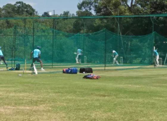 याशिवाय दिनेश कार्तिक, नवदीप सैनी आणि शार्दूल ठाकूर यांनीही सराव सत्रात सहभाग घेतला.