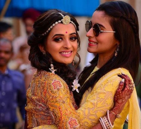 VIDEO : मैत्रिणीच्या लग्नात \'हवा... हवा...\'वर आलिया थिरकली