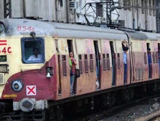 Commuters traveling in Mumbai local railway’s handicap compartment will be punished Rs 1 lac latest update लोकलमध्ये दिव्यांगांच्या डब्यातील घुसखोरांना एक लाखांचा दंड
