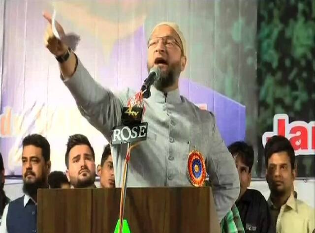 मुंबईतील सभेत असदुद्दीन ओवेसींवर बूट भिरकावला