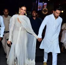 हातात हात धरुन दीपिका-रणवीर \'पद्मावत\'च्या स्क्रिनिंगला