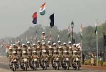 बीएसएफच्या महिला पथकाच्या चित्तथरारक कसरती