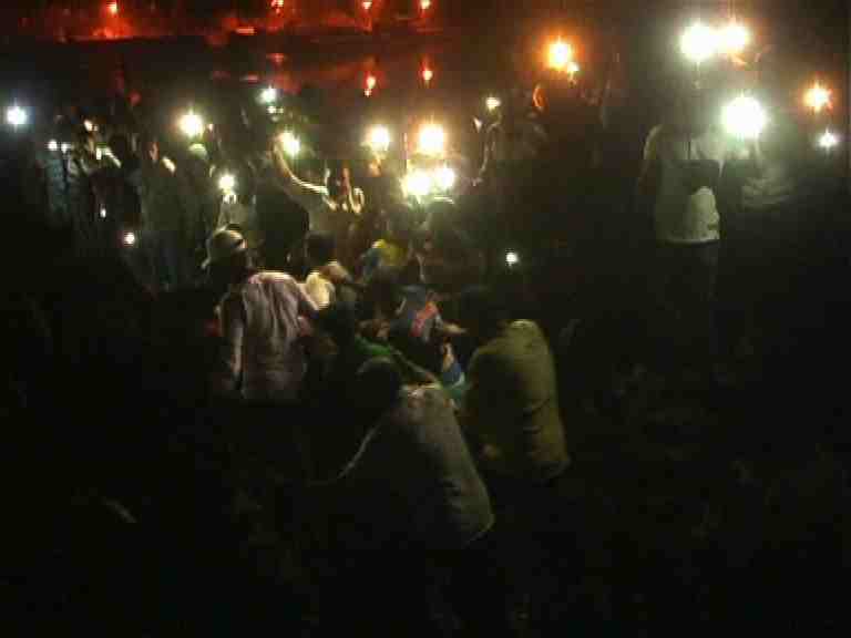 कोल्हापुरात मिनीबस नदीत कोसळली, 12 जणांचा मृत्यू