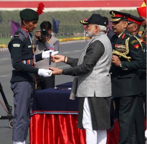 Pune’s Sarvesh Nawande became Best cadet, gets gold medal from PM Modi latest update पुण्याच्या सर्वेश नावंदेला सर्वोत्कृष्ट कॅडेटचं सुवर्णपदक