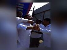 राष्ट्रवादीच्या नगरसेवकाची भाजप पदाधिकाऱ्याला मारहाण