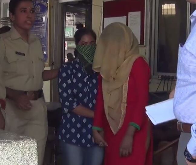 Vasai : Two sisters arrested while selling minor sister latest update सख्ख्या बहिणीचा सौदा करताना वसईत दोन युवती अटकेत
