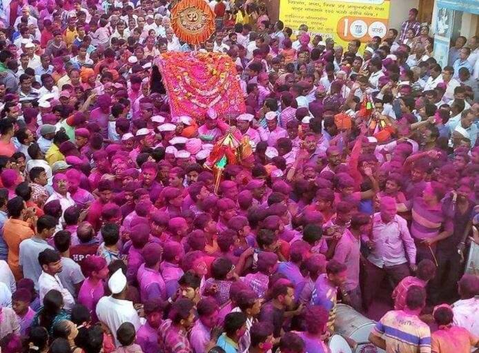 या यात्रेला कोल्हापूर जिल्ह्यासह कर्नाटकातल्या भाविकांचीची हजेरी असते