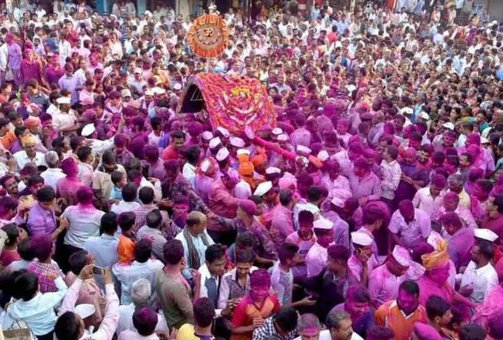 गुलालाच्या उधळणीत आणि काळभैरीच्या नावाने चांगभलं अशा गजरात अवघी गडहिंग्लज नगरी दुमदुमून गेली.