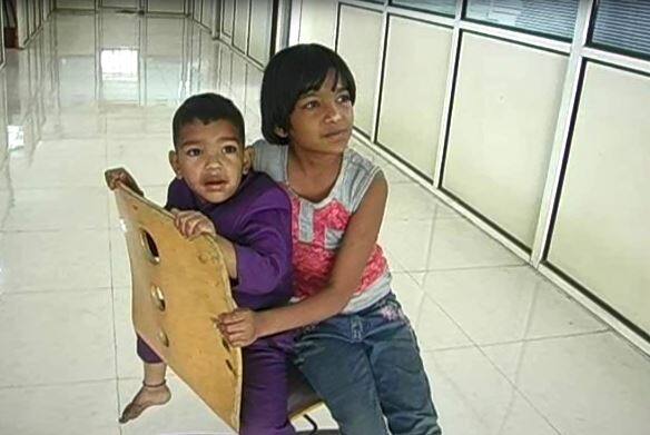 आई-वडिलांचं भांडण, पोरांवर पोलिस स्टेशनात राहण्याची वेळ