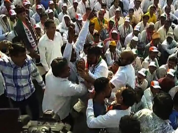 prashant bamb supporters at sharad pawars rally in aurangabad latest marathi news updates शरद पवारांच्या सभेवेळी प्रशांत बंब यांच्या कार्यकर्त्यांचा गोंधळ, अजित पवारांचा आरोप