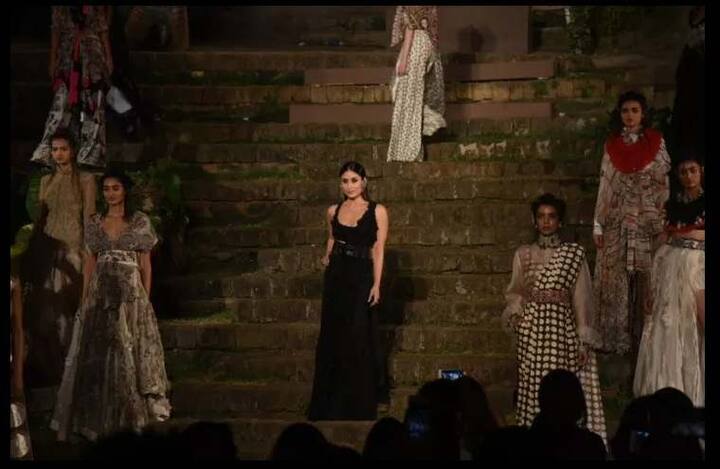 करीनाने आपल्या रॅम्प वॉकने सर्वच उपस्थितांना अक्षरश: घायाळ केलं. (फोटो - मानव मंगलानी) 