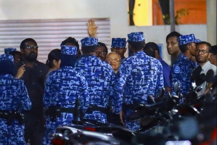 maldives former president maumoon abdul gayoom arrested-amidst-the-imposition-of-emergency मालदीवमध्ये राजकीय संकट गहिरं, माजी राष्ट्रपतींना अटक