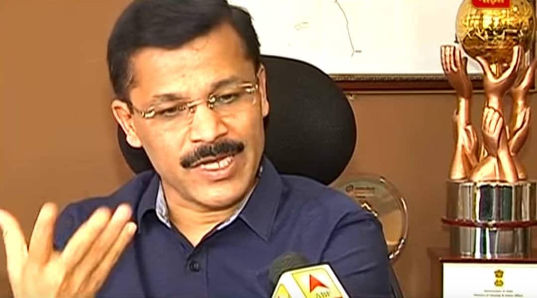 Nagpur Municipal Commissioner IAS Tukaram Mundhe transferred to Mumbai तुकाराम मुंढे यांची पुन्हा बदली, नागपूरचे महापालिका आयुक्त आता मुंबईत