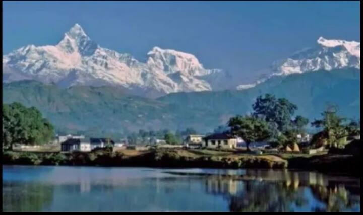 नेपाळ : निसर्गाने मुक्त हस्ताने उधळण केलेला देश, इथं जाण्यासाठी व्हिसाची गरज नाही. 