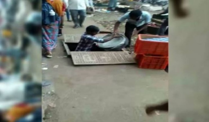 Raj thackeray facebook post after viral video of hawkers hiding vegetables in drainage 'त्या' फेरीवाल्यांचं काय करायचं ते मनसैनिक पाहून घेतील : राज ठाकरे