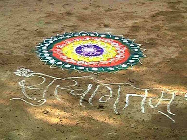 दारादारात रांगोळ्या... घराघरांवर गुढ्या... रस्त्यात फुलांचा सडा... आणि झांजपथक... गोलिवडे हे शरद पवार यांचं आजोळ आहे. जेमतेम अडीच ते तीन हजार लोकवस्ती, मात्र या गावाचा संबंध शरद पवार यांच्याशी असल्यामुळे या गावातल्या प्रत्येक ग्रामस्थाला अभिमान आहे