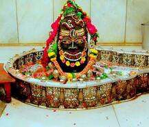 Ujjain: पत्नी की आखिरी इच्छा के लिए इंजीनियर ने महाकाल को अर्पित कर दिए 17 लाख कीमत के जेवर