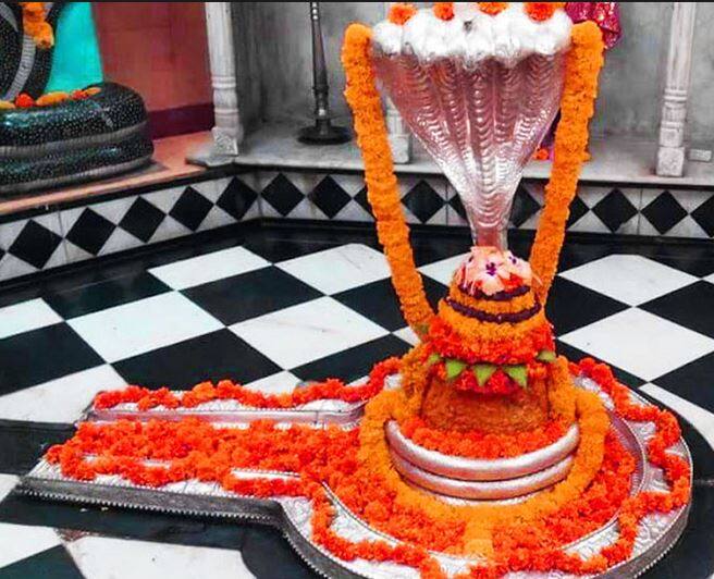 औंढा नागनाथ, हिंगोली, महाराष्ट्र किंवा नागेश्वर, द्वारका