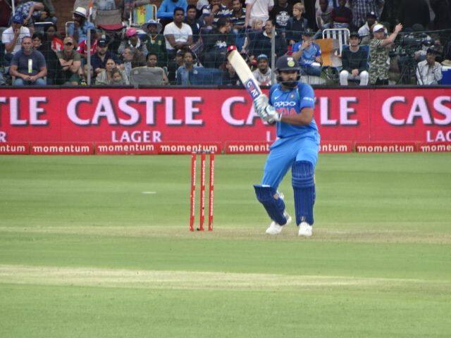विराट कोहलीच्या टीम इंडियाने पोर्ट एलिझाबेथची पाचवी वन डे जिंकून दक्षिण आफ्रिका दौऱ्यात पहिल्यांदाच वन डे सामन्यांची मालिका जिंकण्याचा पराक्रम गाजवला. 