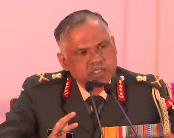 शहिदांकडे धर्माच्या चष्म्यातून पाहू नका, भारतीय सैन्याचं ओवेसींना उत्तर